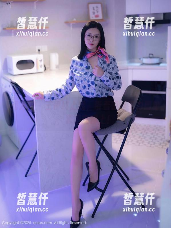 秀人网 - 王伊纯上线，带着蕾丝实力圈粉，套图安排上！