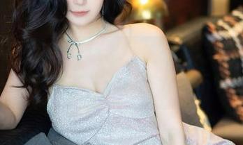 秀人网 – 背景可以乱，王俪丁呀的泳装写真一定要无圣光，别让我想不明白！