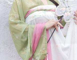 秀人网 – 雨儿baby的泳池风波——美图上线，壁纸咳咳，难以直视！