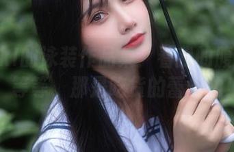 秋山AkI的泳装作品集：看我的腹肌！哦，等等，那是吃货的蕾丝边！