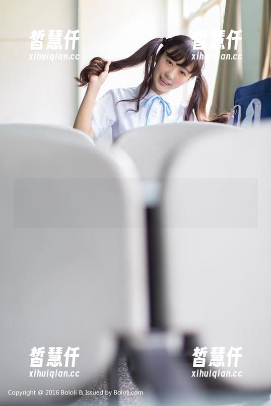 菠萝社 - 原图分享：看柳侑绮如何俘获办公室的灵魂