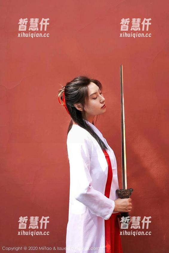 蜜桃社-真希 蜜桃社 - 随性又舒适,真希的睡衣原图让人想说“这才是生活啊”。