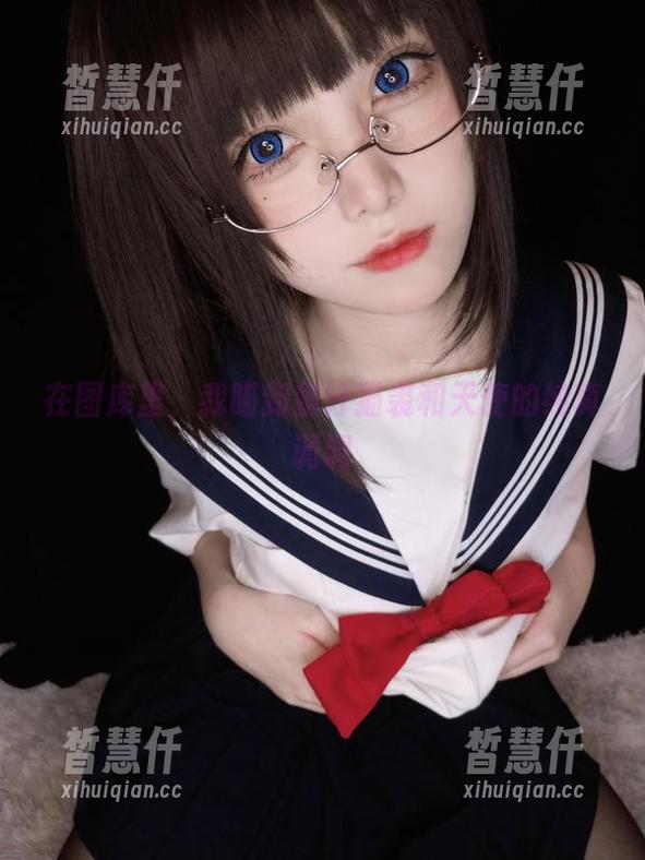 在图库里，我瞄到蜜汁猫裘和天使的纯真调调