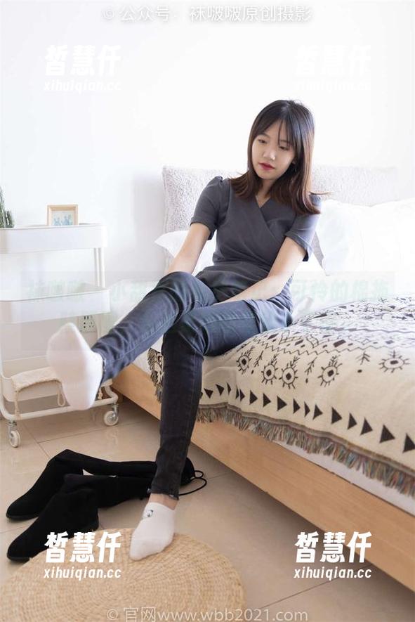 袜啵啵 - 小甜豆的私房笔记：可怜的棉拖鞋原图，永远是她的柔软小宇宙。