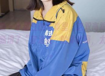袜啵啵 – 小甜豆的写真里，这双高跟鞋真给我新增了“窘迫美”的体验啊，太妙了。