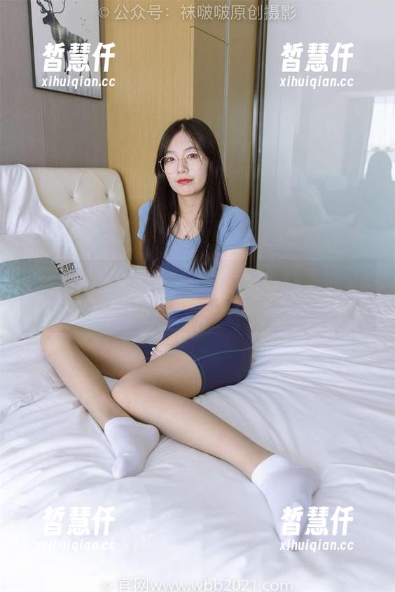 袜啵啵 - 稚予的校园旋律：原图与壁纸的意外邂逅！
