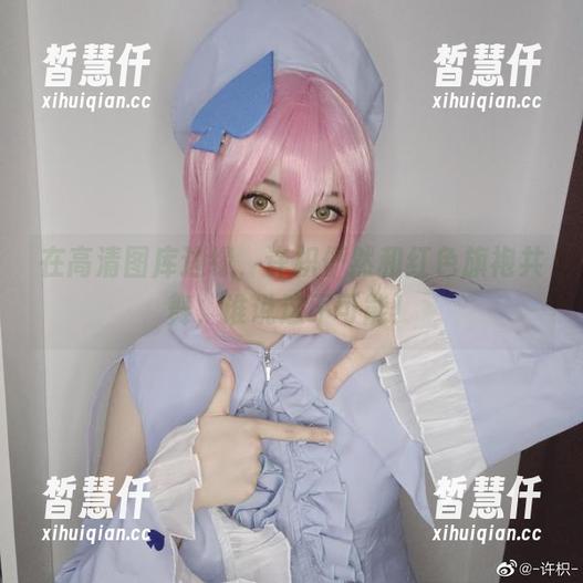 在高清图库边缘，许枳俨然和红色旗袍共舞，谁说这不可能！
