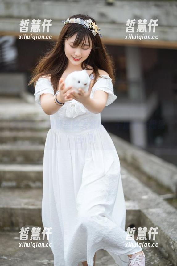 镜酱和她的裤里丝大套图，干脆就让想象去吧！