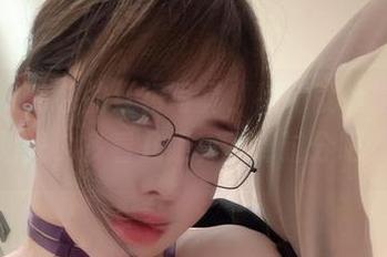 微密圈 – 阿色的红裙写真，福利就像是春天的阳光，多看几眼真不算过分吧？