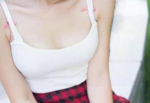青豆客 – 好奇心爆棚！莫雅淇的双人写真集最新，一阵轻松感袭来，想象着更多的可能。