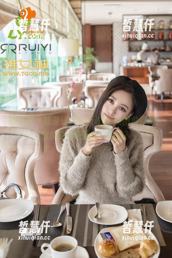 青豆客-陈嘉瑶AYomi 青豆客 - 陈嘉瑶AYomi的瑜伽图包更新,放松身心还是放飞自我?