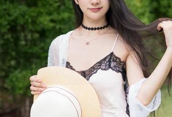 魅妍社 – 芝芝Booty的高跟鞋合集——让人不自觉想‘踩’一脚！