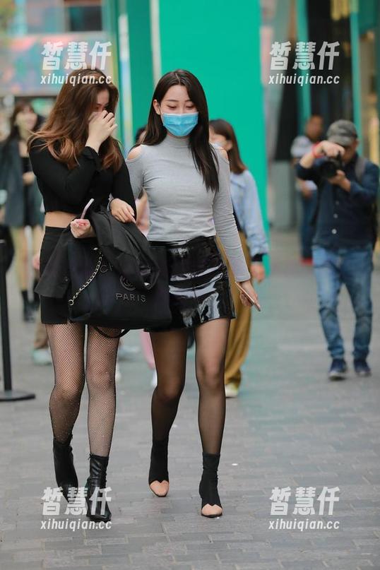 魔镜街拍 在线高能!魔镜街拍这次的天桥美女真心炸裂啊!