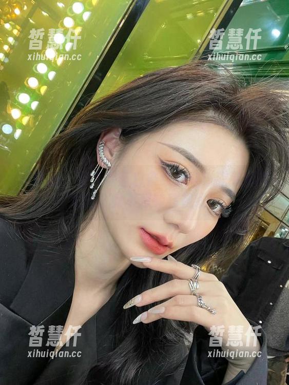 微密圈 - 黎允熙蓝白条纹全集：卷卷都在发光，竟不想转移视线。