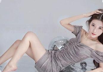 微密圈 – 黎允熙的写真美图，网红女神的光环为何如此耀眼？